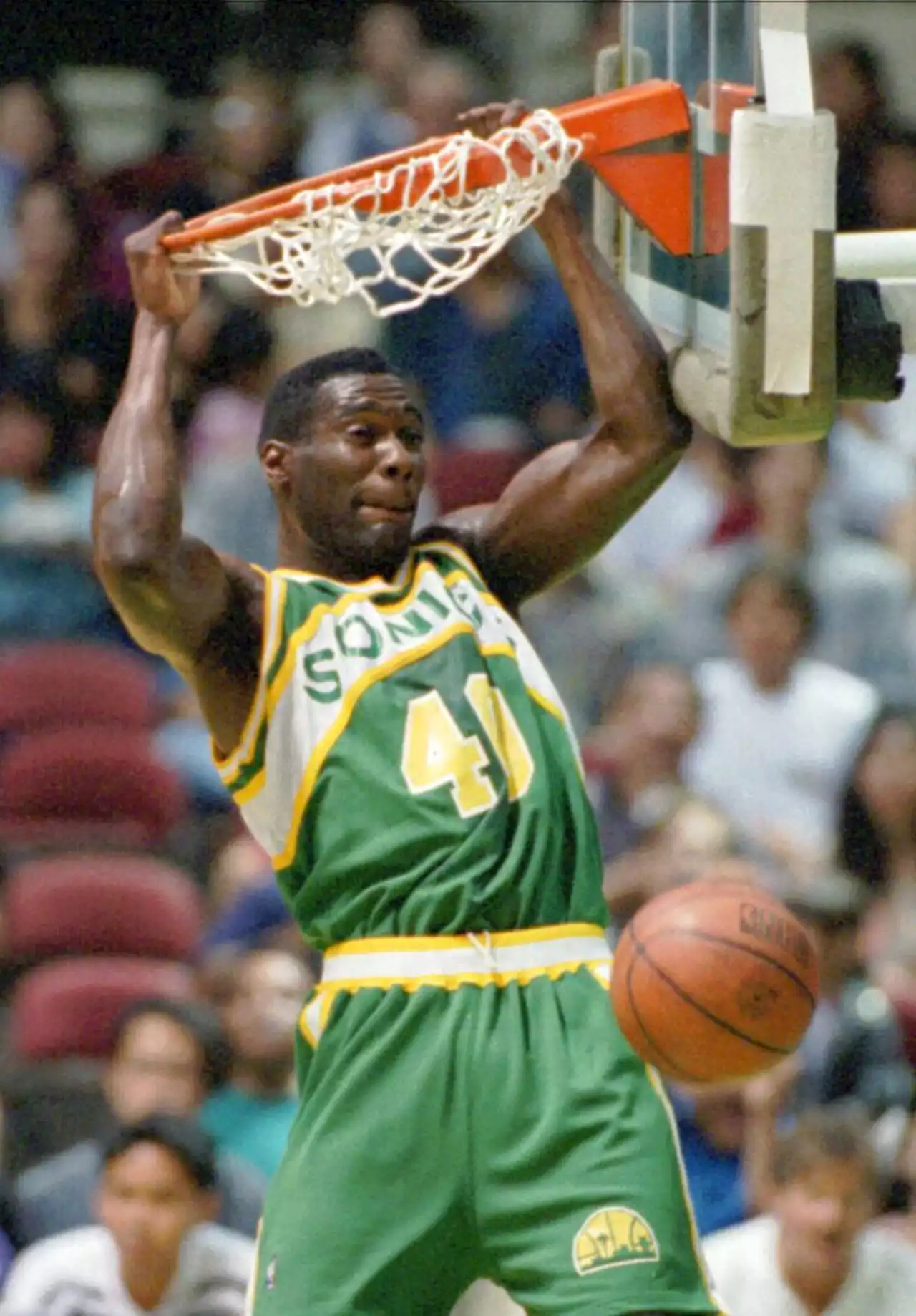 Former Cavs star Shawn Kemp arrested in drive-by shooting Washington state, reports say