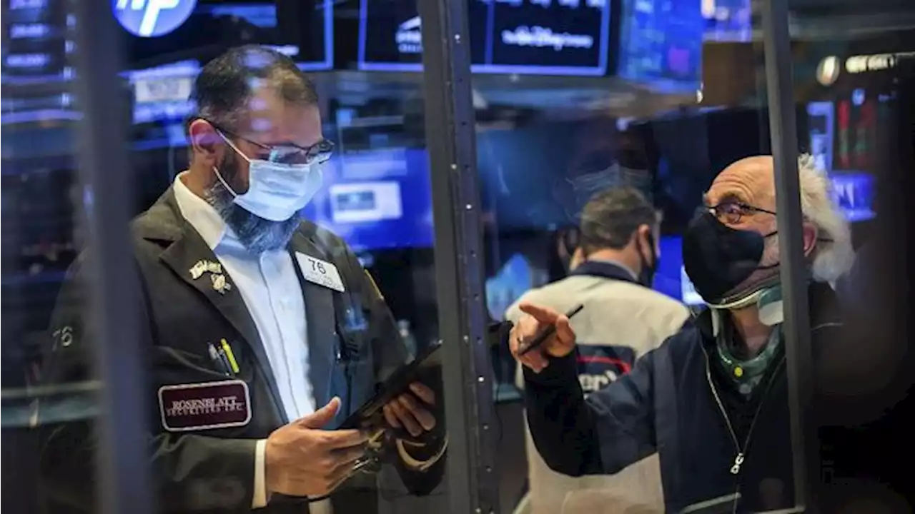 Wait and See Data Ekonomi Penting, Wall Street Dibuka Menguat