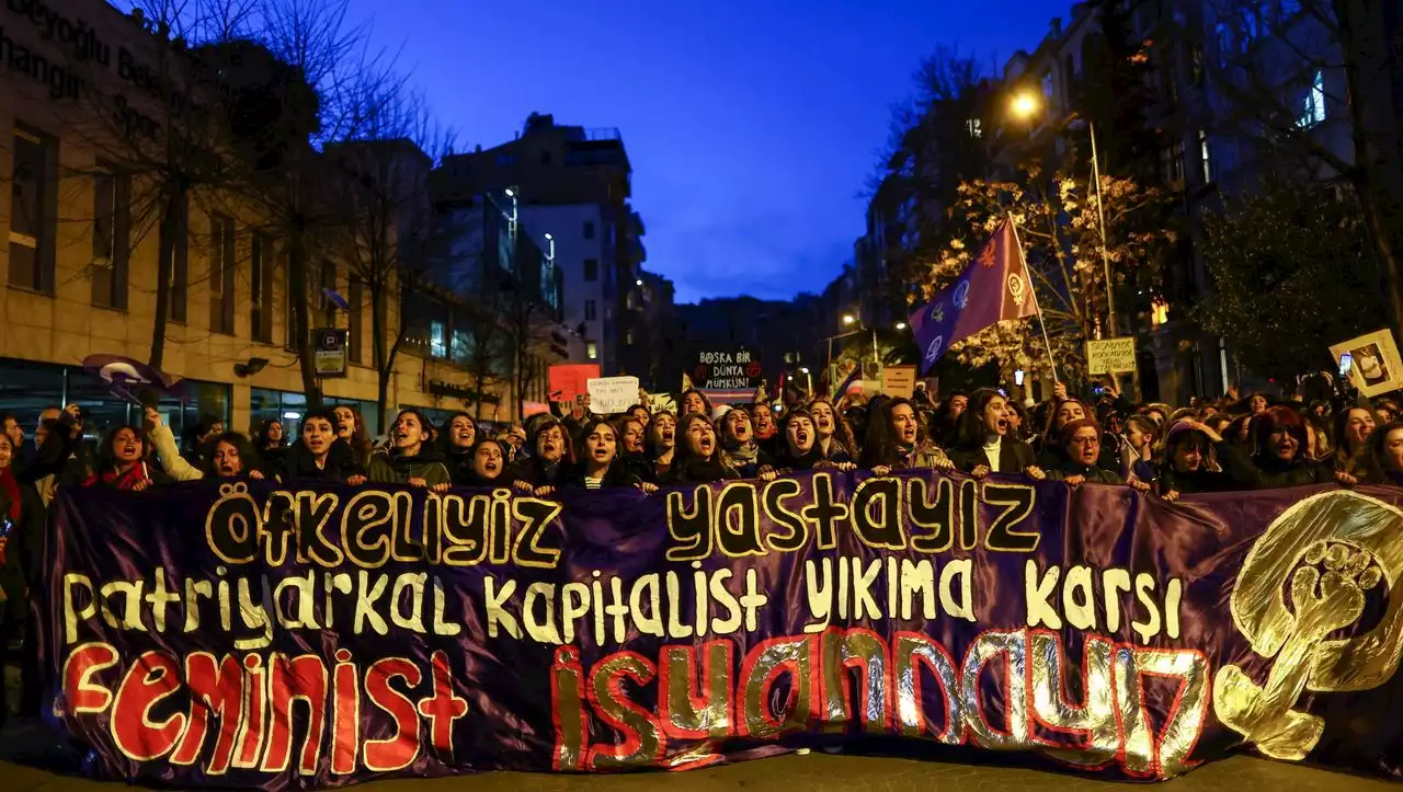 Türkei: Polizei setzt Pfefferspray gegen Frauentags-Demo ein