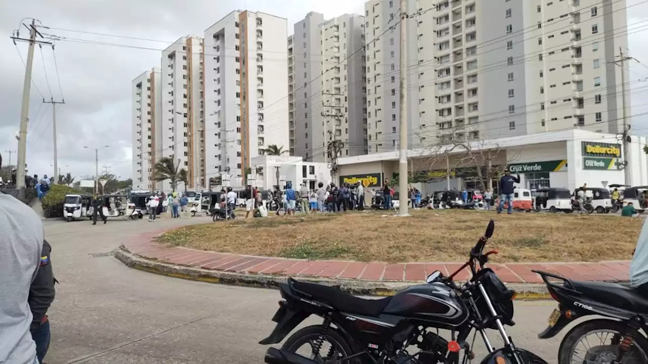 Protesta de mototaxistas genera bloqueos en corredor universitario