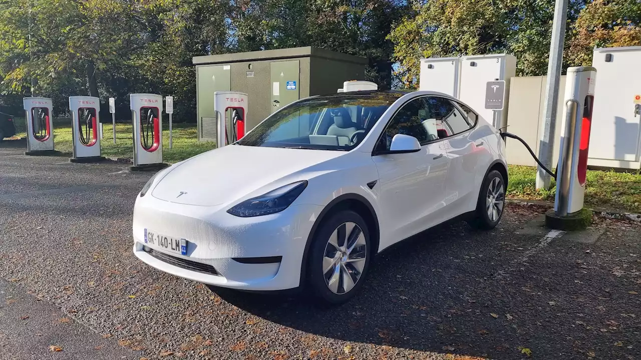 Superchargeurs Tesla : où en sommes-nous en France en 2023 ?