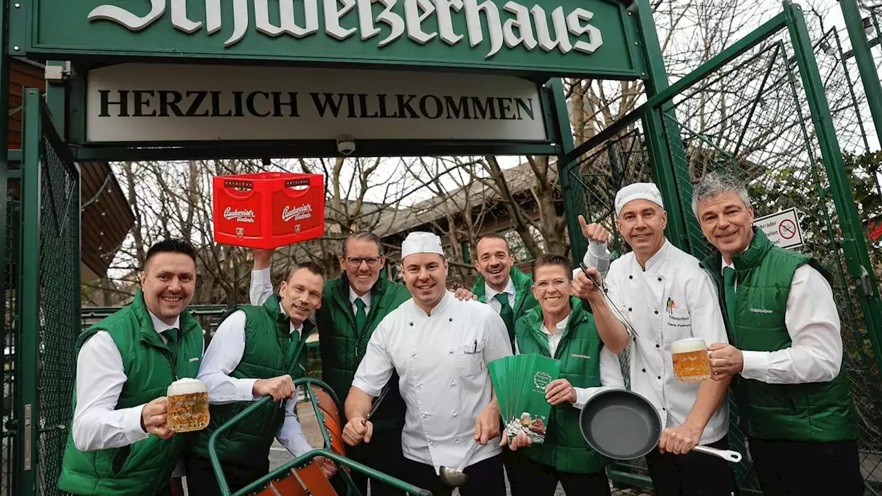 So viel kostet das Bier heuer im Schweizerhaus