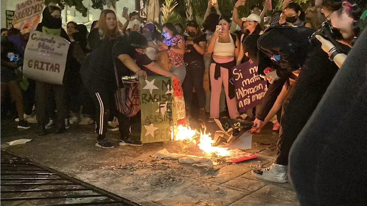 Marcha del 8M en Mérida reporta varias quemas