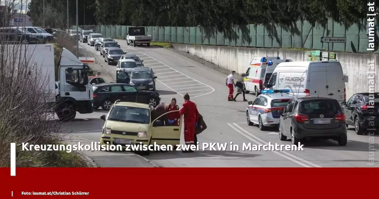 Kreuzungskollision zwischen zwei PKW in Marchtrenk | laumat|at