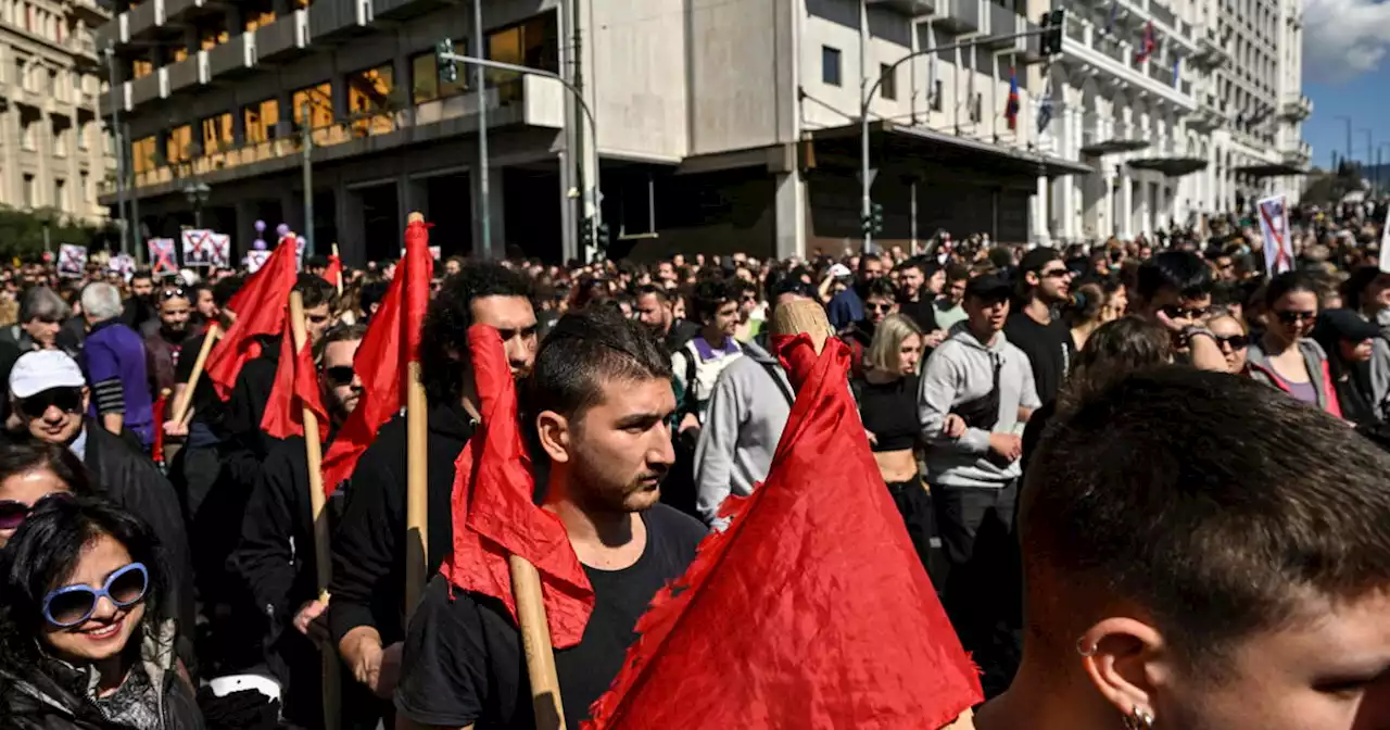 Accident ferroviaire en Grèce : la protestation tourne à la rage et cible le gouvernement conservateur