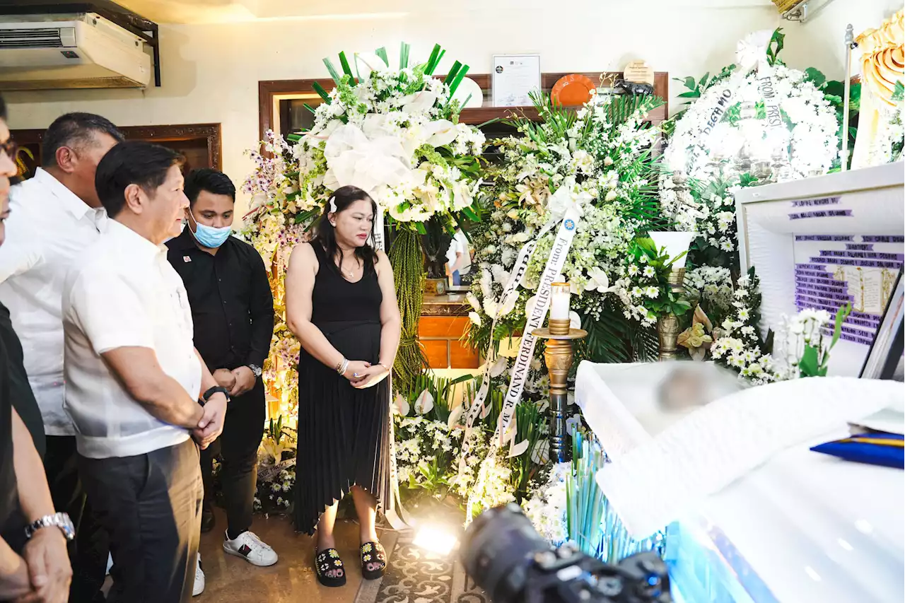 Marcos offers scholarships to kids of Degamo death victims