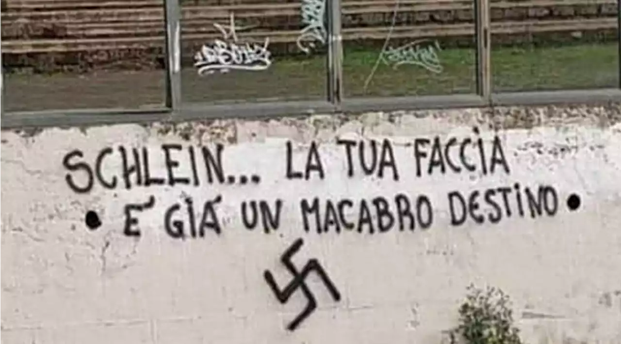 Viterbo, su muro svastica e scritta contro la segretaria del Pd Elly Schlein