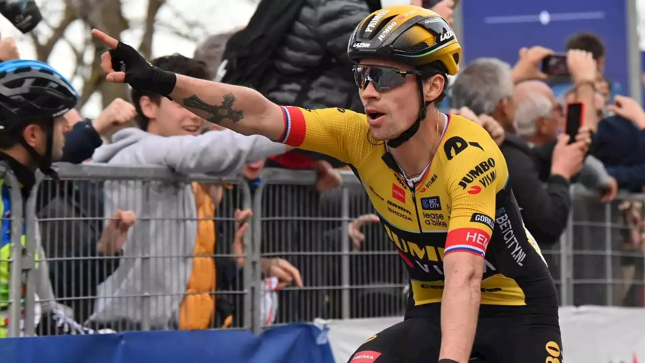 Roglic wint vierde rit Tirreno na rare val Van Aert in finale, bijrol voor Van der Poel