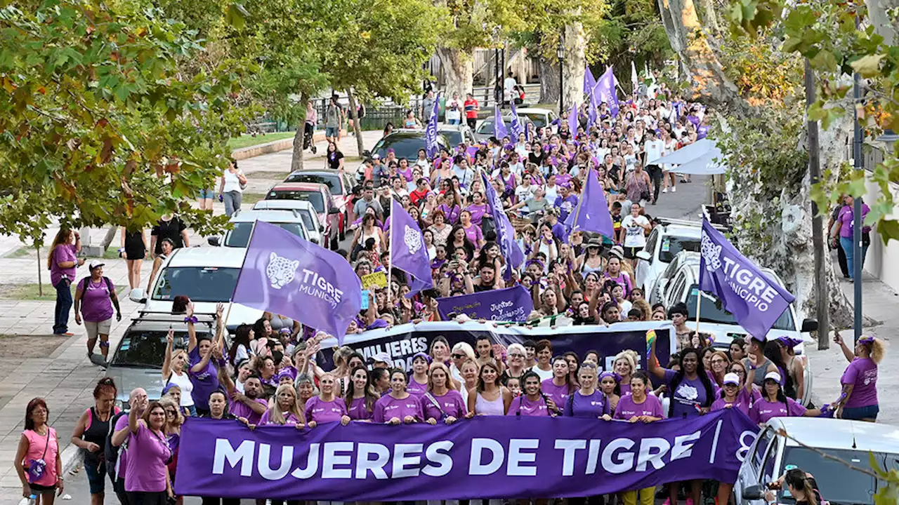 Multitudinaria marcha por el Día Internacional de la Mujer en el Municipio de Tigre