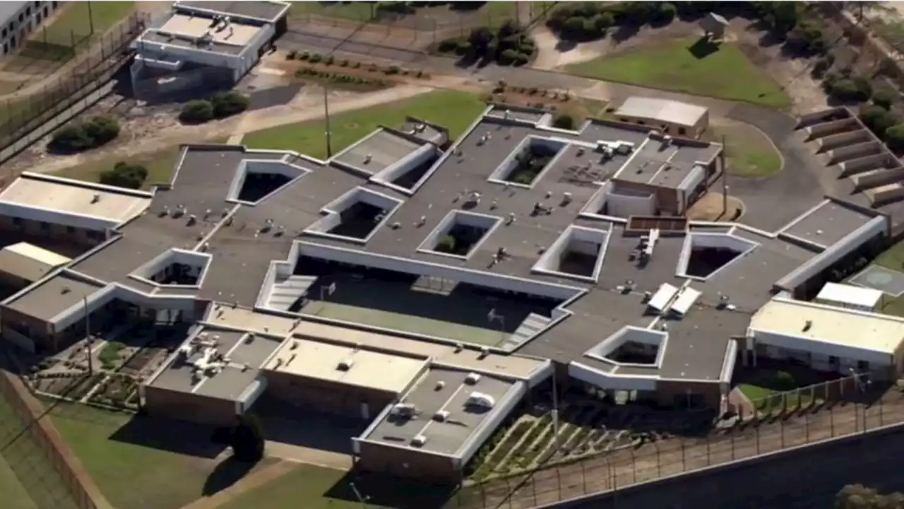 Hakea Prison in lockdown after death of 'high profile' inmate