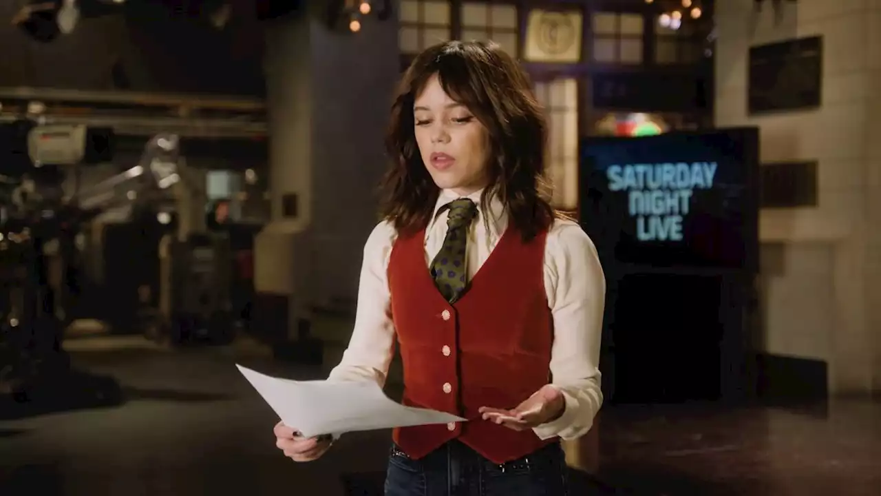 Jenna Ortega has some notes on the script in first SNL promo