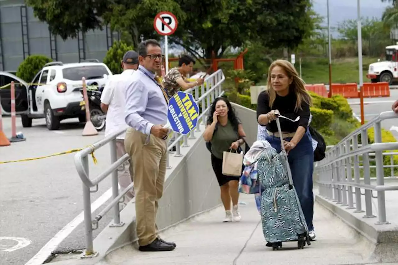 El &#039;sufrimiento&#039; de los viajeros al llegar al aeropuerto Palonegro por problemas accesibilidad