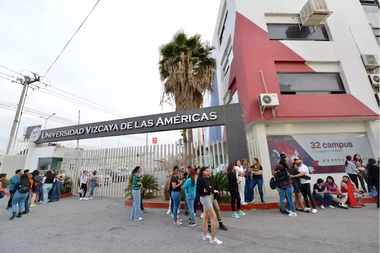 Alumnas saltillenses de la Universidad Vizcaya protestan por acoso de compañeros y maestros