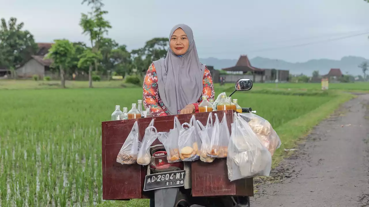 How Generations of Indonesian Women Are Preserving an Ancient Juicing Tradition