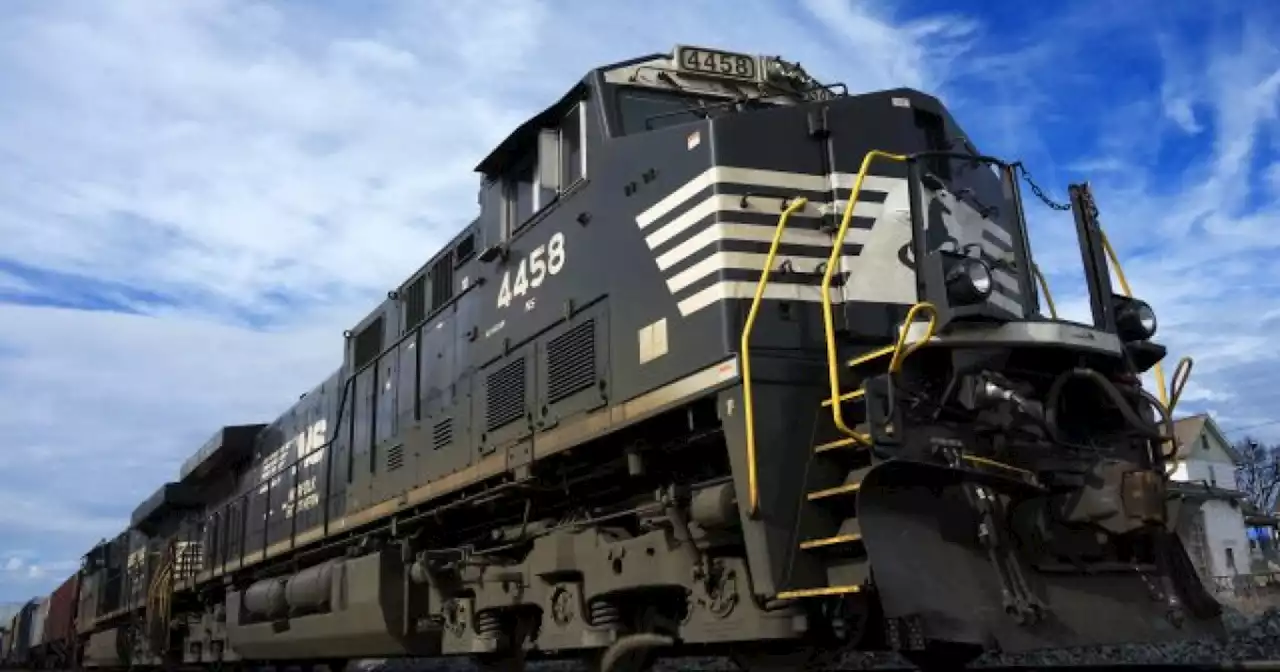 Congressman: Norfolk Southern exec 'should have disclosed' cash awards