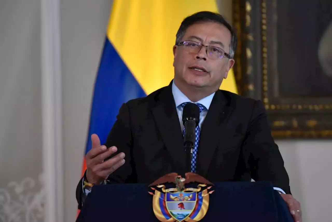 Petro responde dudas sobre levantamiento de órdenes de captura a disidentes Farc