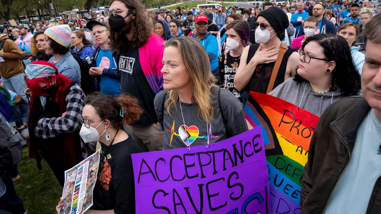 Thousands across the country rally for transgender people's rights on Day of Visibility