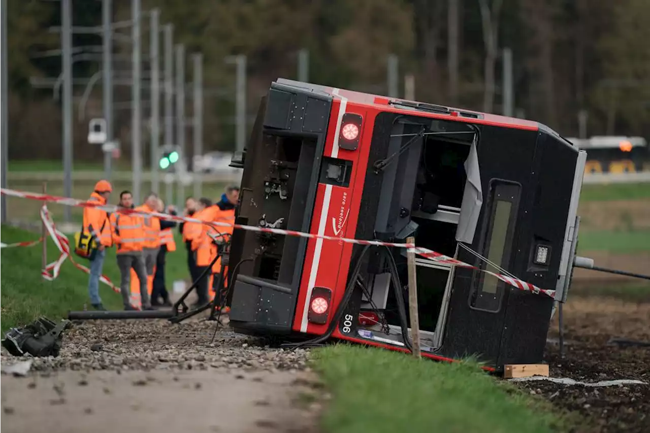 Zugentgleisungen mit 15 Verletzten – So kann der Wind Züge aus den Schienen heben