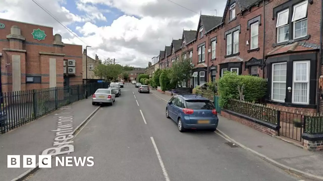 Leeds taxi stabbing: Man dies and boy, 16, badly injured