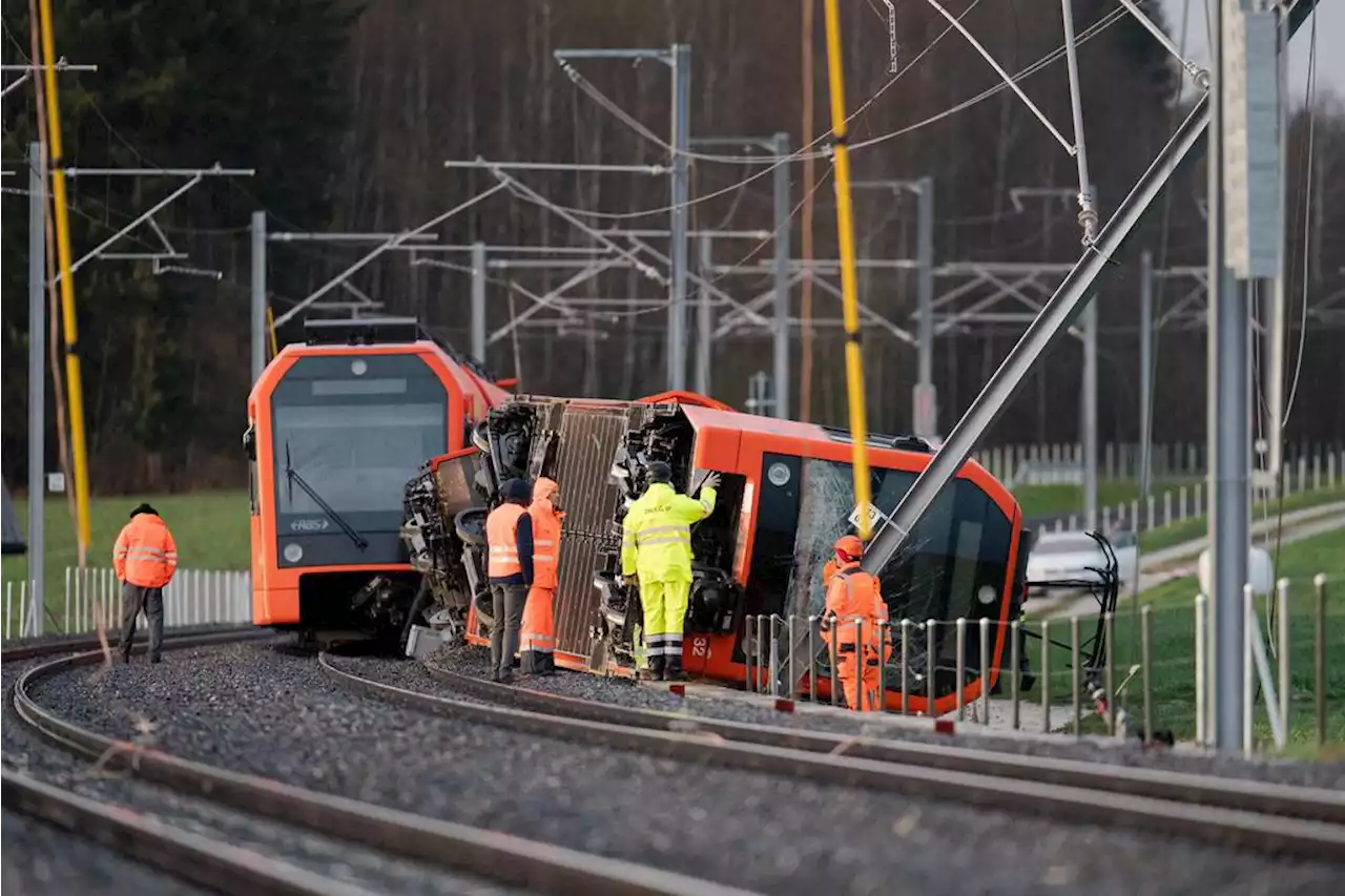 Schäden wegen Sturm Mathis – Zwei Züge entgleist – 15 Verletzte