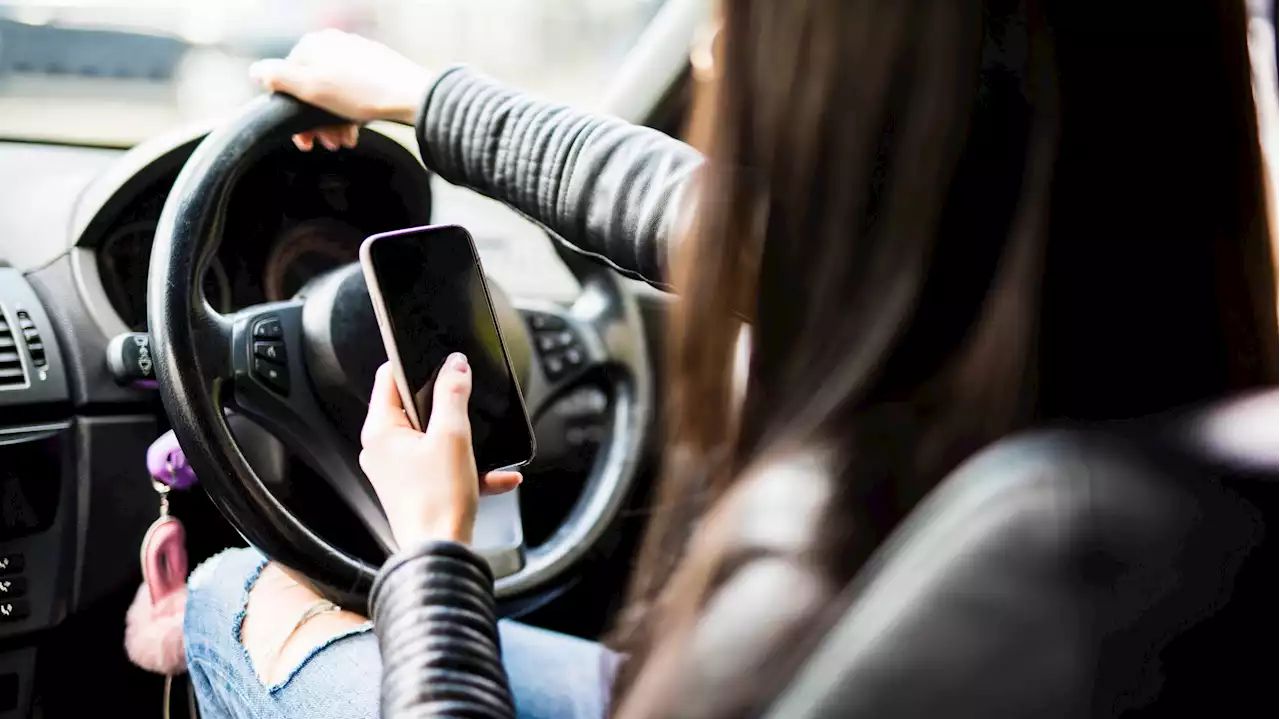 You May Not Be Pulled Over For Texting And Driving In Missouri - But That Could Soon Change | Carscoops