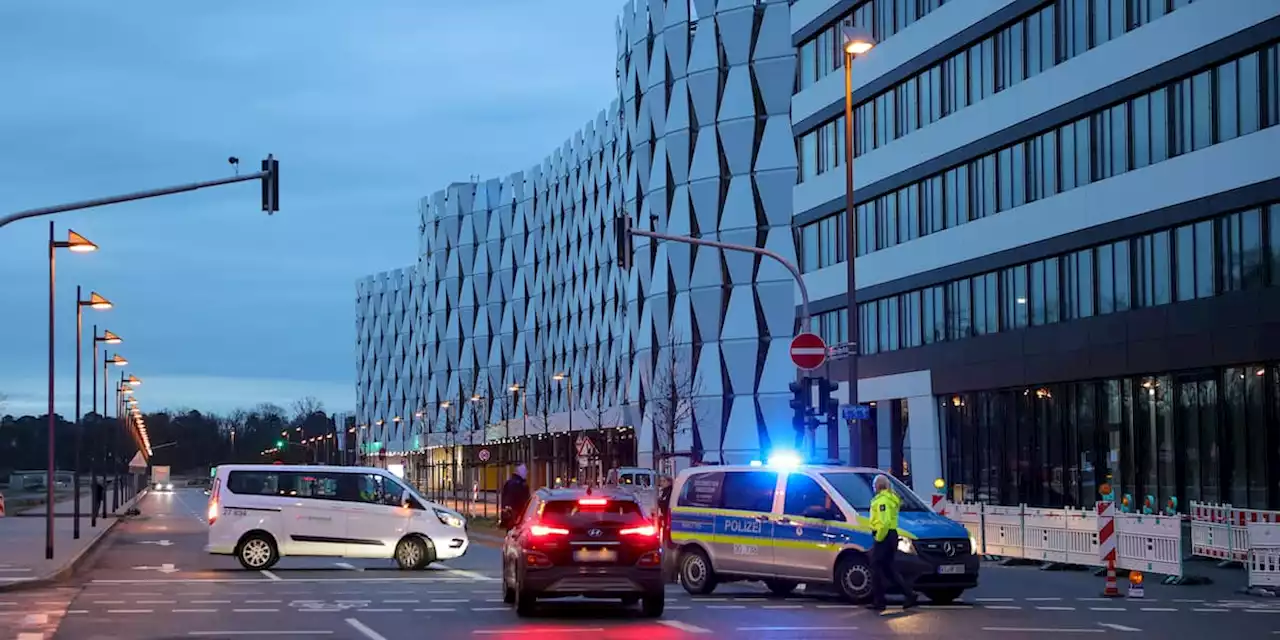 Polizei findet zwei Leichen im Parkhaus am Frankfurter Flughafen