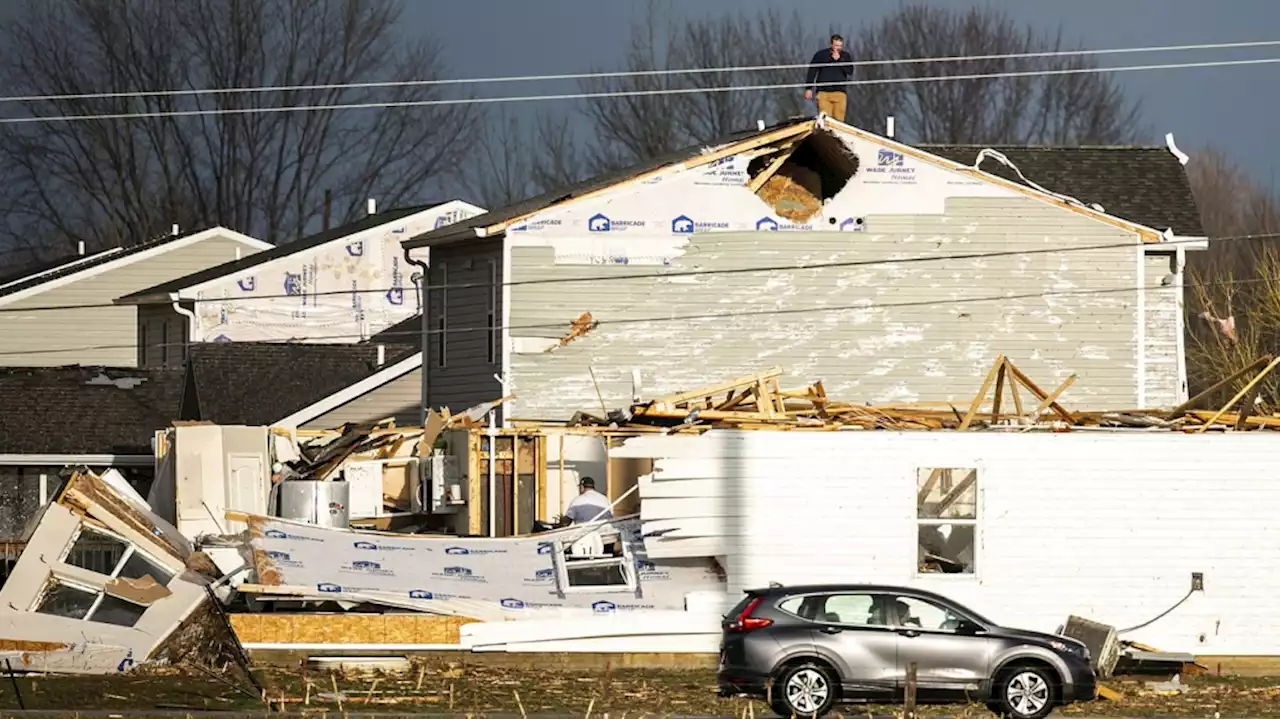 Tornadoes kill at least 10 across U.S. Midwest and South