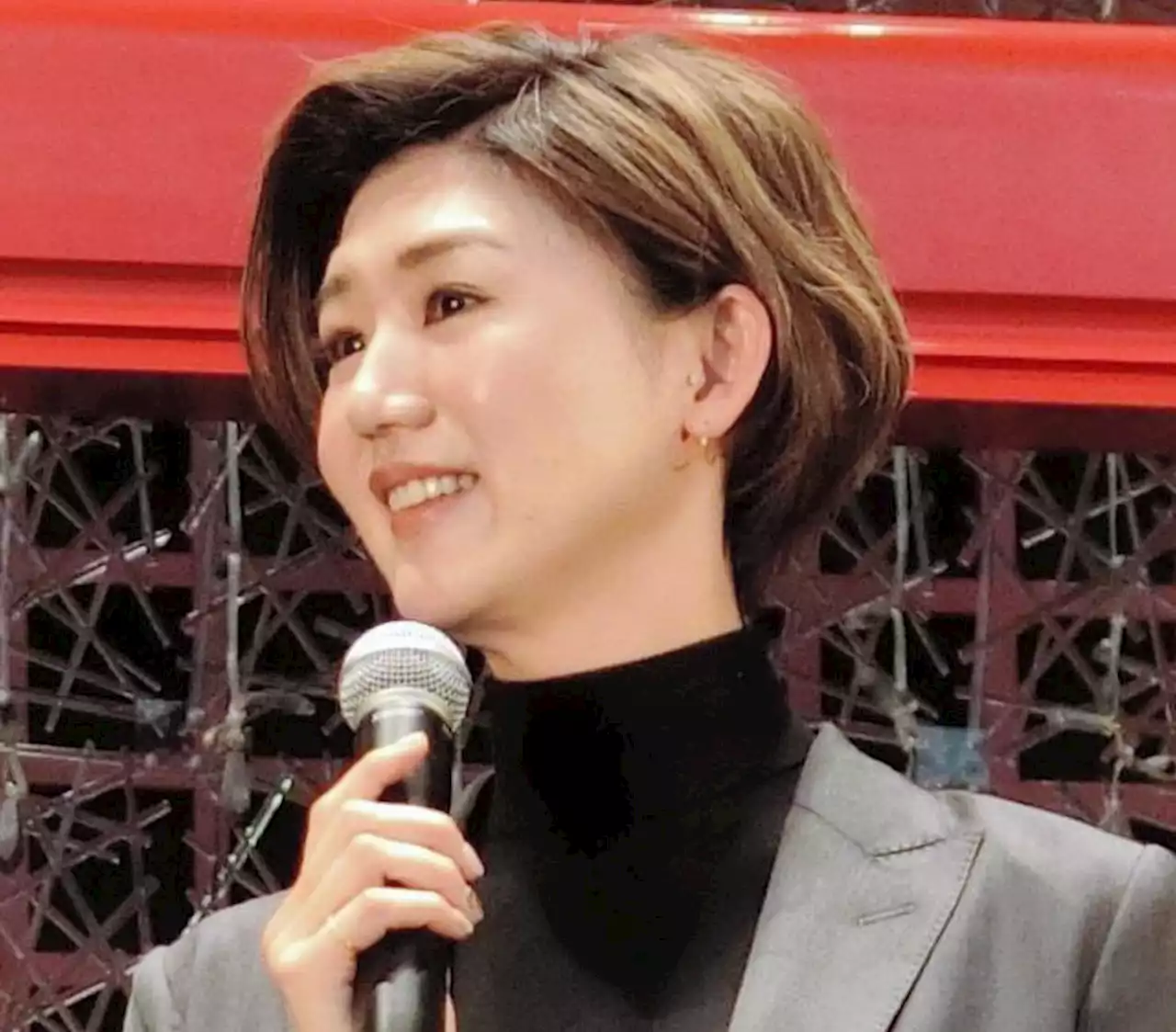藤井直伸さんの妻・美弥さんの投稿に親友の栗原恵さん寄り添う「これからも一緒に泣いて笑っていこうね」/デイリースポーツ online