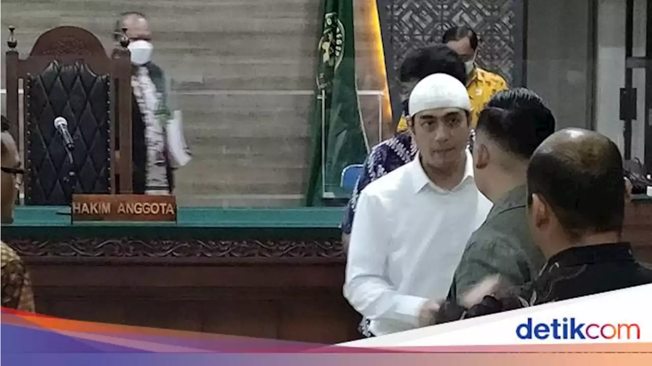 Geregetan Ferry Irawan Tantang Venna Melinda Datang Usai Eksepsi Ditolak