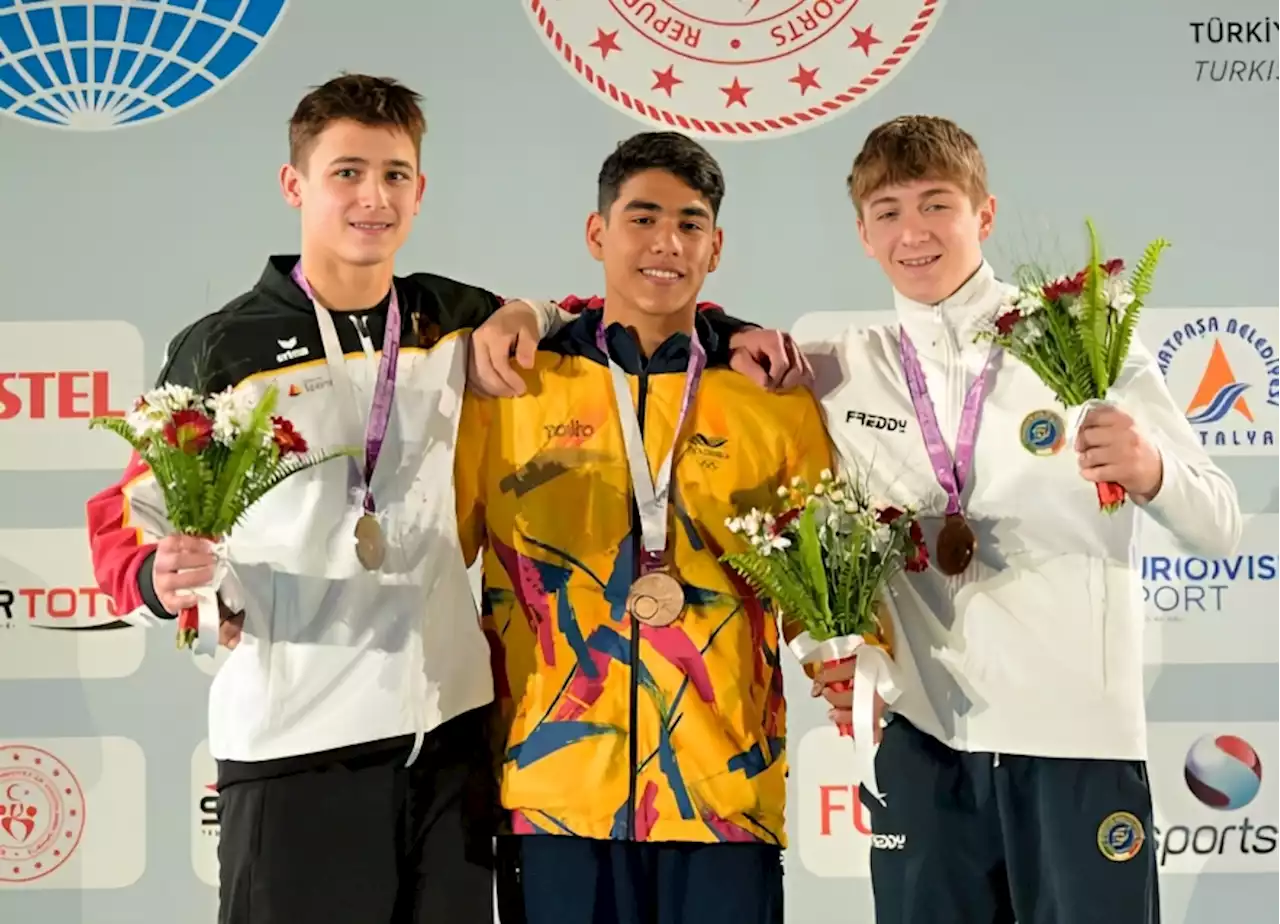 Ángel Barajas, nuevo campeón mundial de suelo en categoría júnior