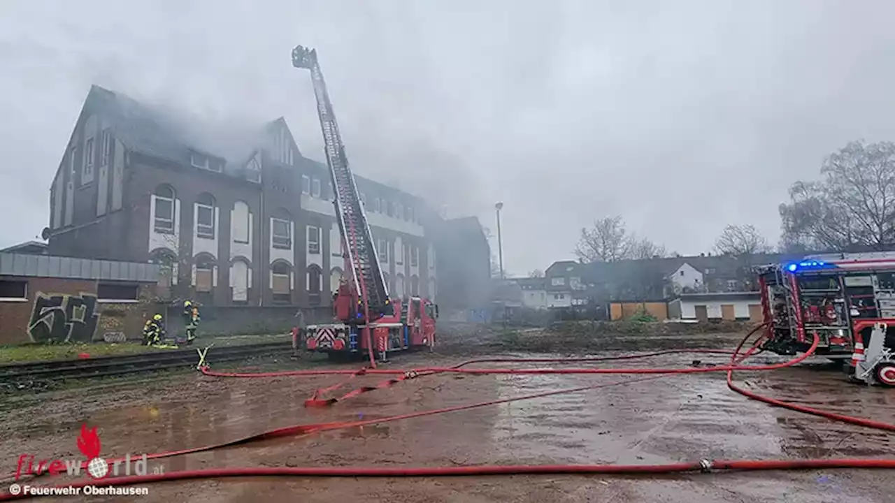 D: Brand in der ehemaligen Hauptschule St. Michael in Oberhausen