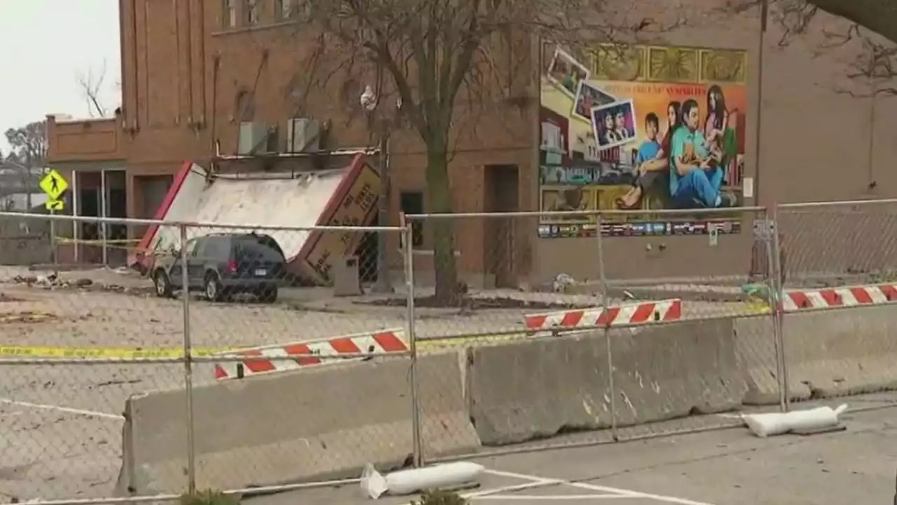 Chicago weather: Thousands without power after severe storms, 2 tornadoes confirmed by NWS