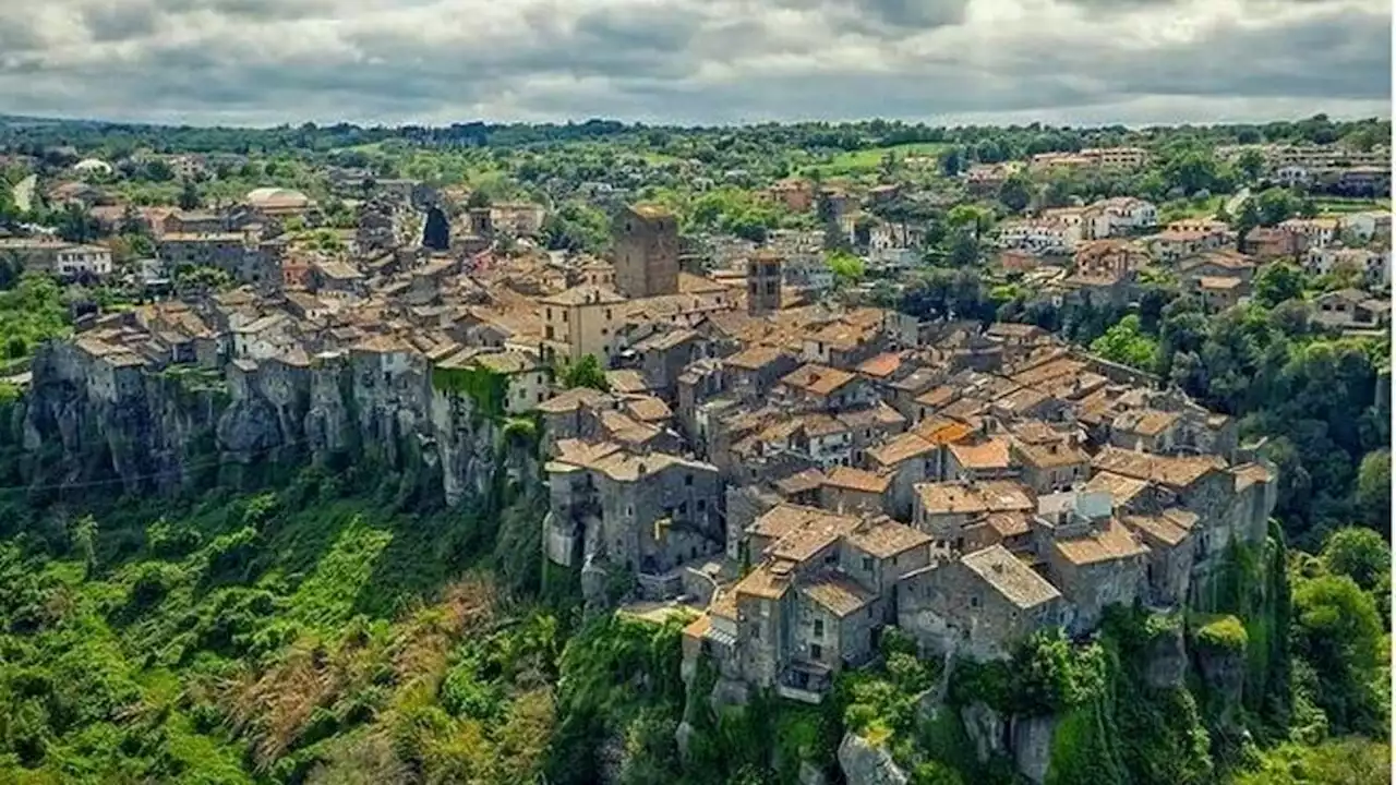 Tra i borghi della Tuscia, alla guida tra storia e magia