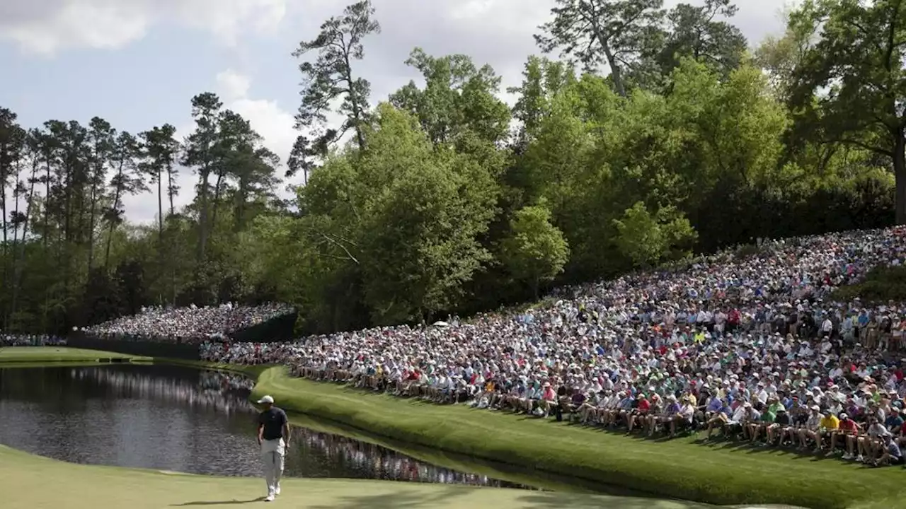 Una giornata da Tiger, tra le buche dell'Augusta National, tra azalee e pezzi di storia