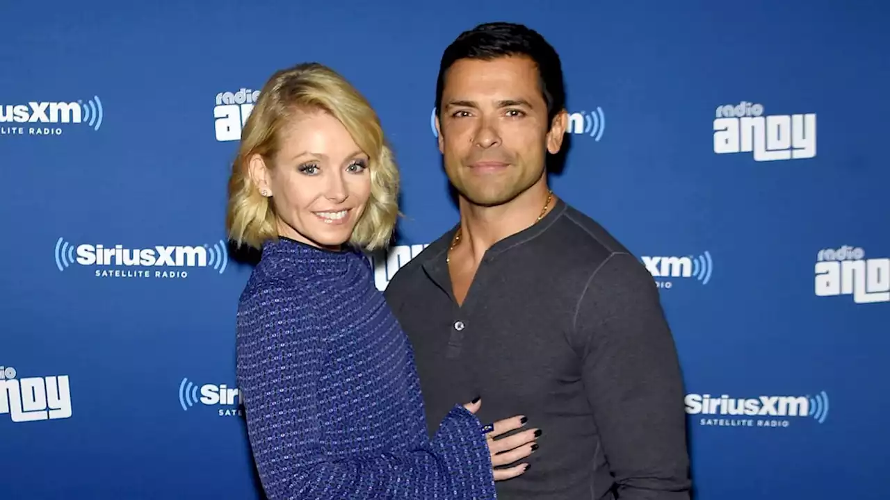 Kelly Ripa's husband, Mark Consuelos, looks tiny in photo which astounds fans