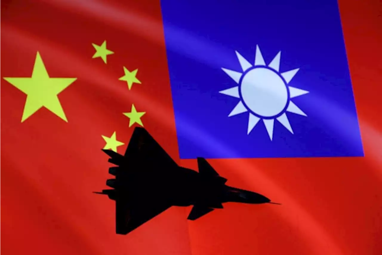 Taiwan says 10 Chinese aircraft crossed Taiwan Strait median line