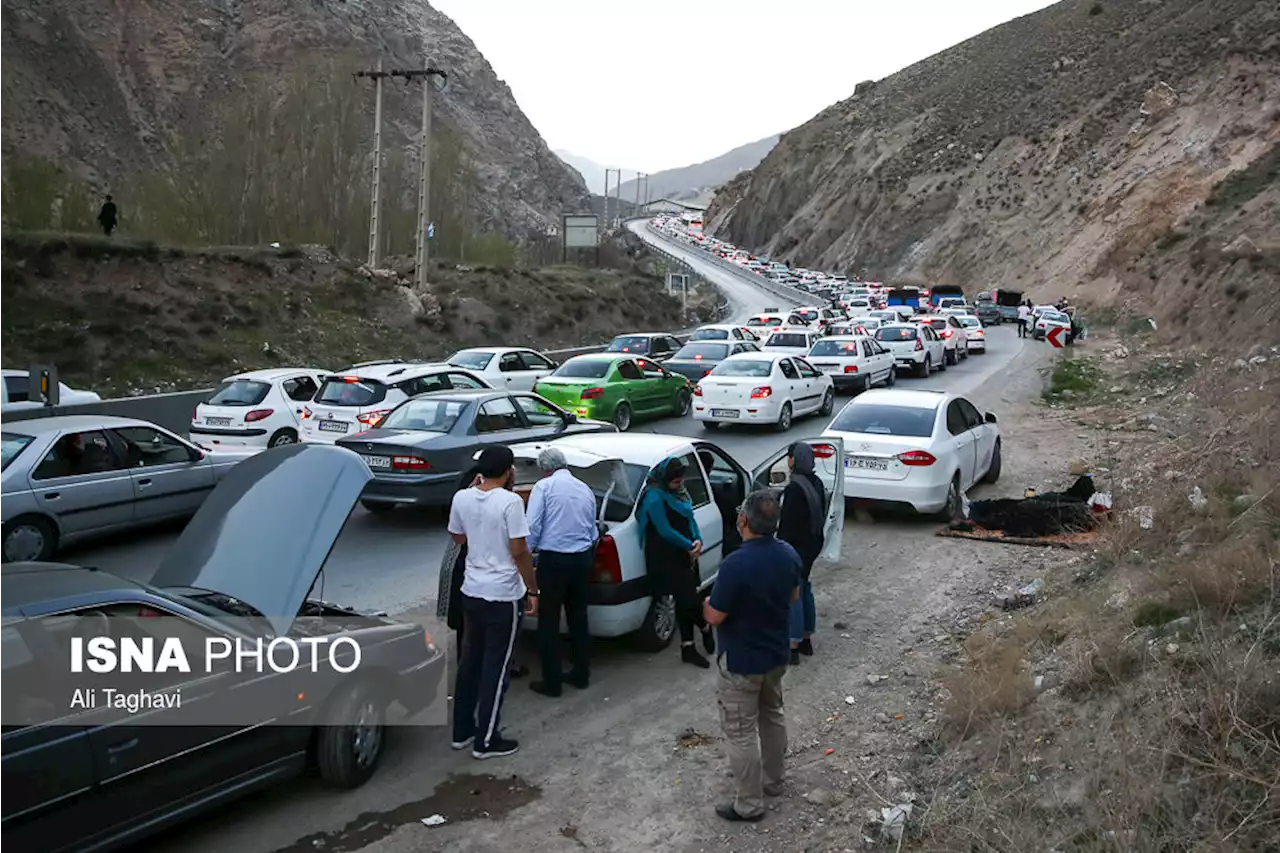 جاده چالوس و آزادراه تهران - شمال یک‌طرفه است