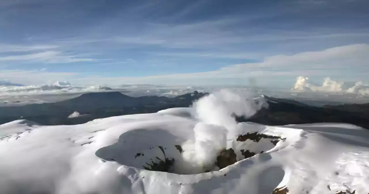 Continúa la alerta naranja por actividad en el volcán Nevado del Ruiz