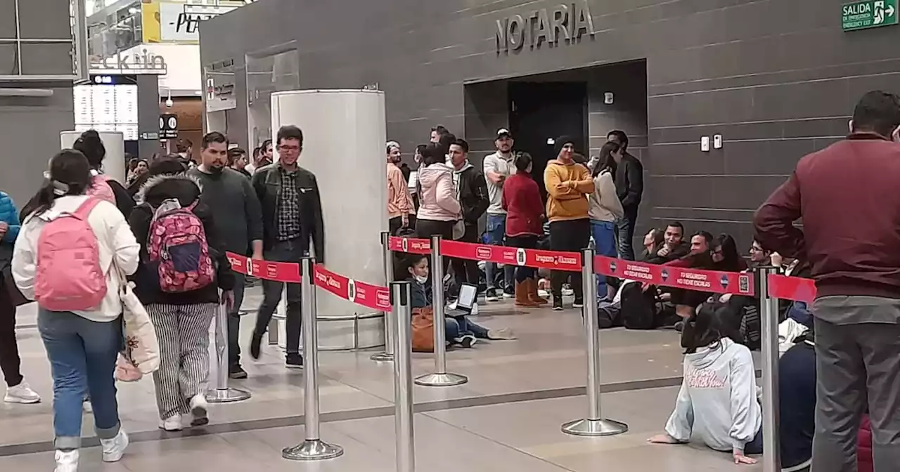 Sigue la incertidumbre de los viajeros en el aeropuerto El Dorado por crisis Ultra Air