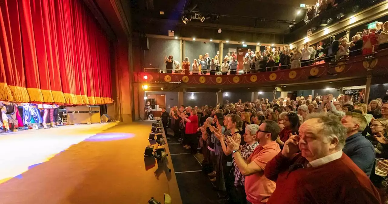 A triumphant last hurrah as town bids emotional farewell to Oldham Coliseum