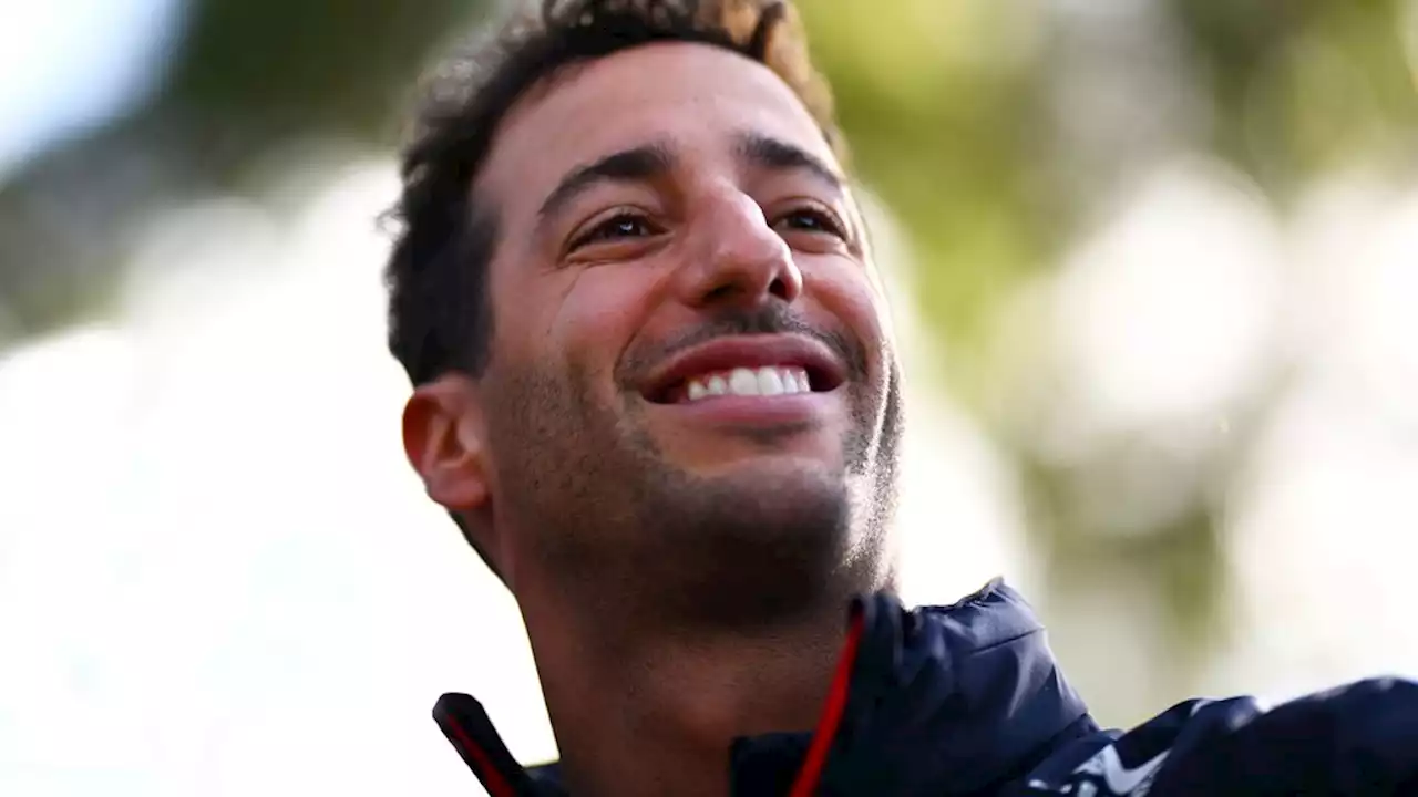 Ricciardo likt zelfs wonden met een lach en kijkt naar Alonso: 'Wil ook zo'n revival'