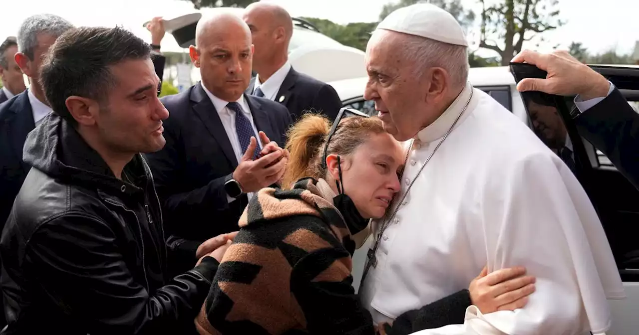 Papa Francesco al Gemelli, si prende cura dell’altro, come Maria della cugina Elisabetta