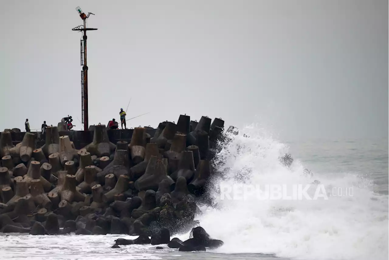 BMKG : Waspada Potensi Gelombang Tinggi Perairan Selatan DIY |Republika Online