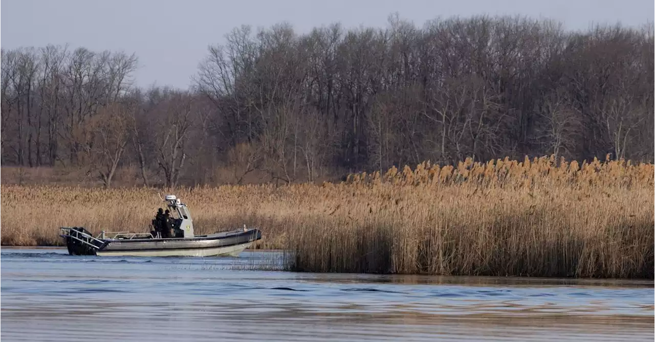 Eight dead crossing river in attempt to enter US from Canada -police