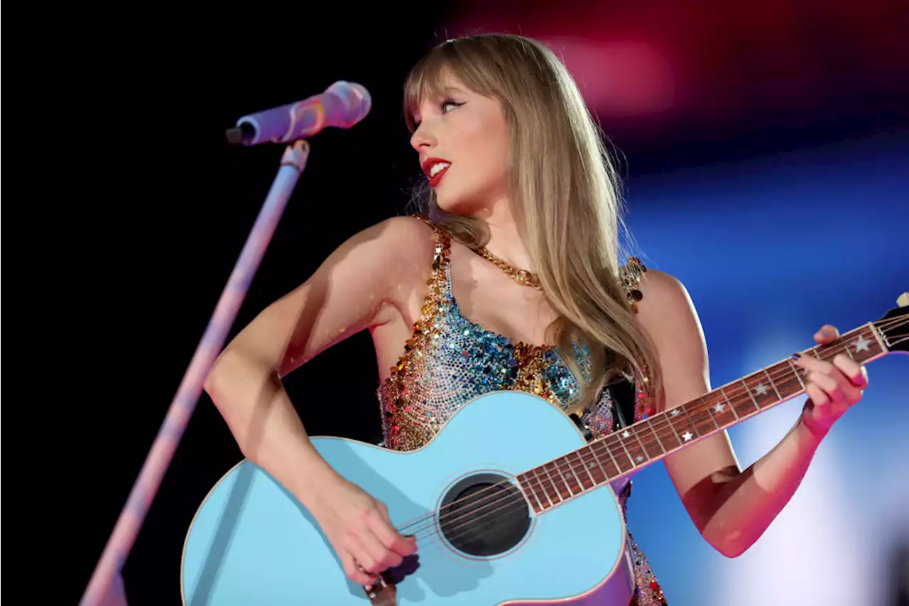 See Taylor Swift Deliver Debut Performance of 'The 1' at Arlington Concert