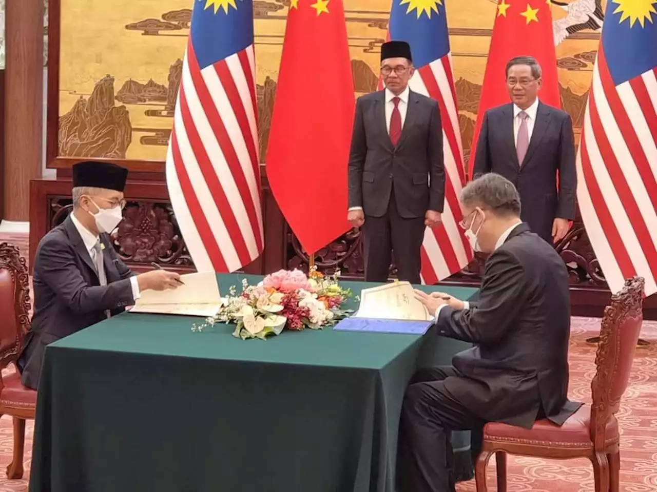 Malaysia, China sign MOU to enhance trade, economic cooperation