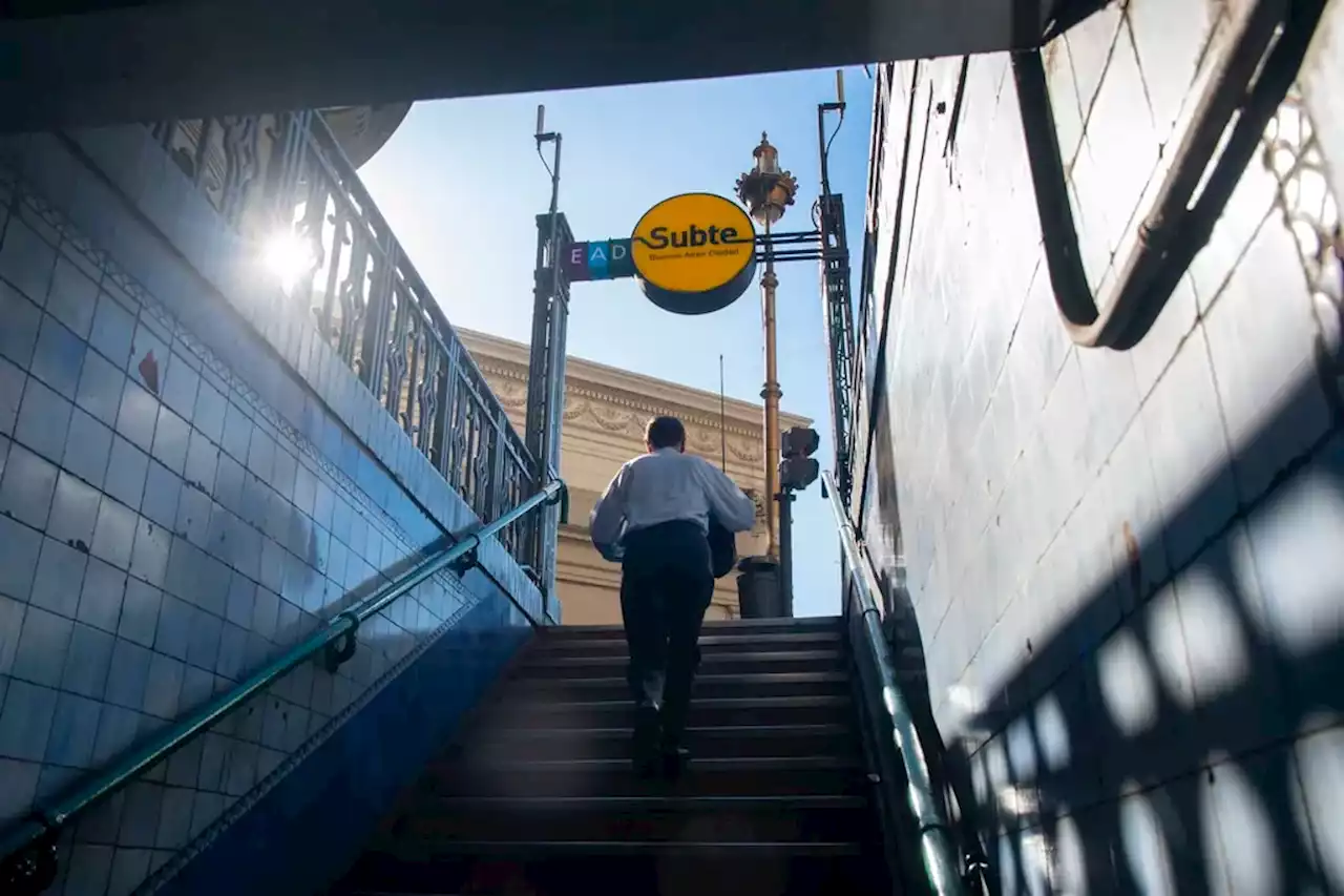 Los metrodelegados anunciaron un nuevo paro de subte que afectará este lunes a dos líneas