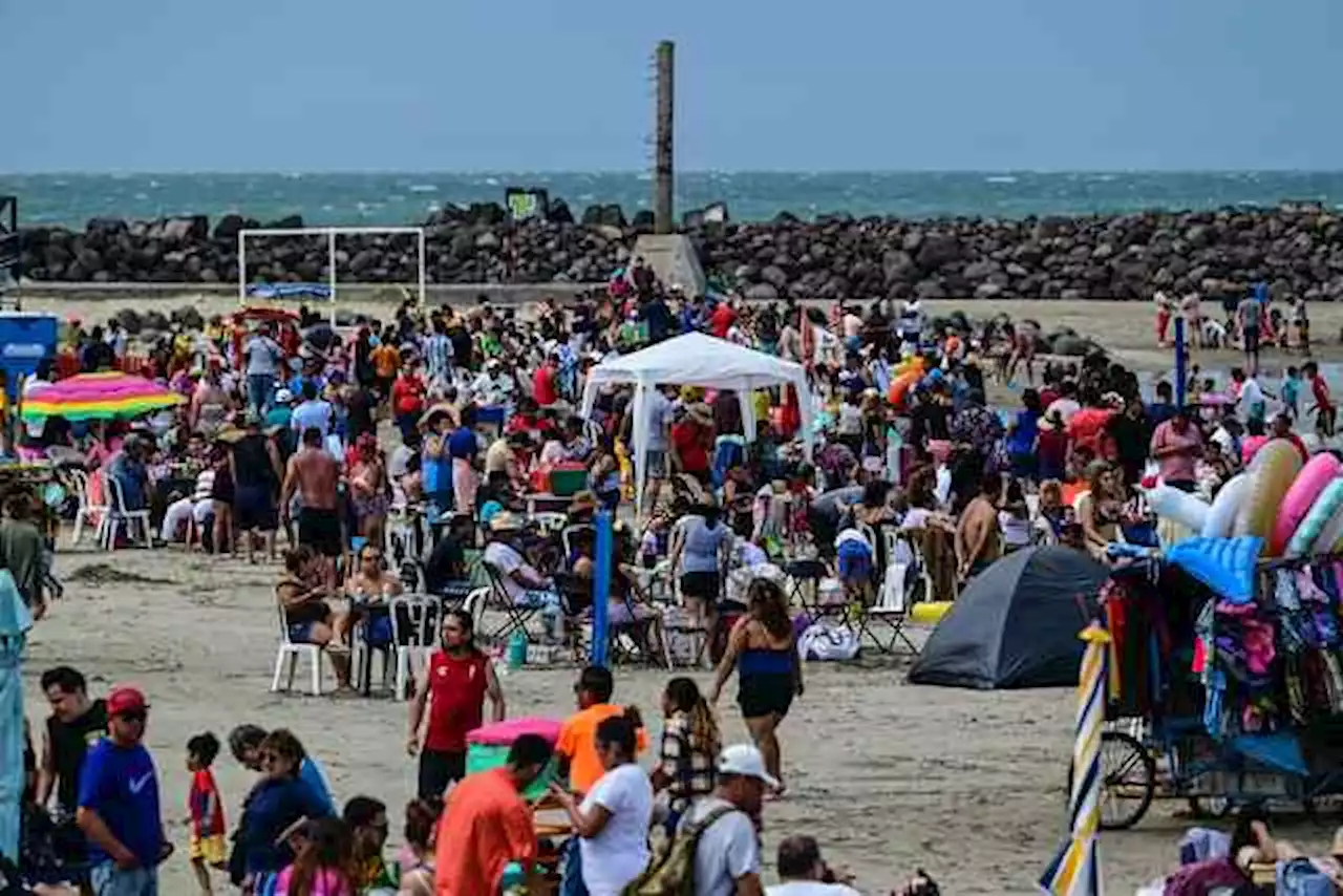 2 millones de personas han abarrotado playas de Veracruz