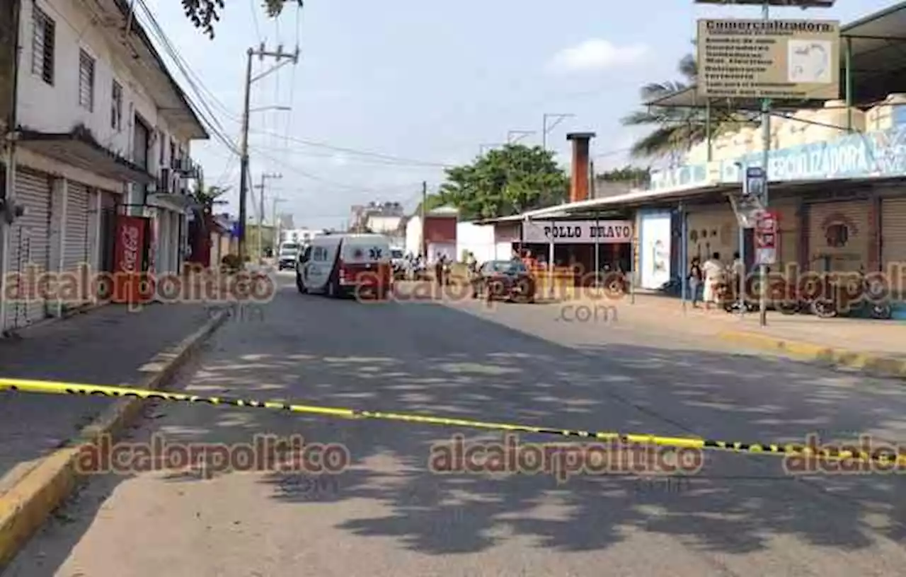 Persecución tras violento asalto, en Minatitlán; un herido de bala