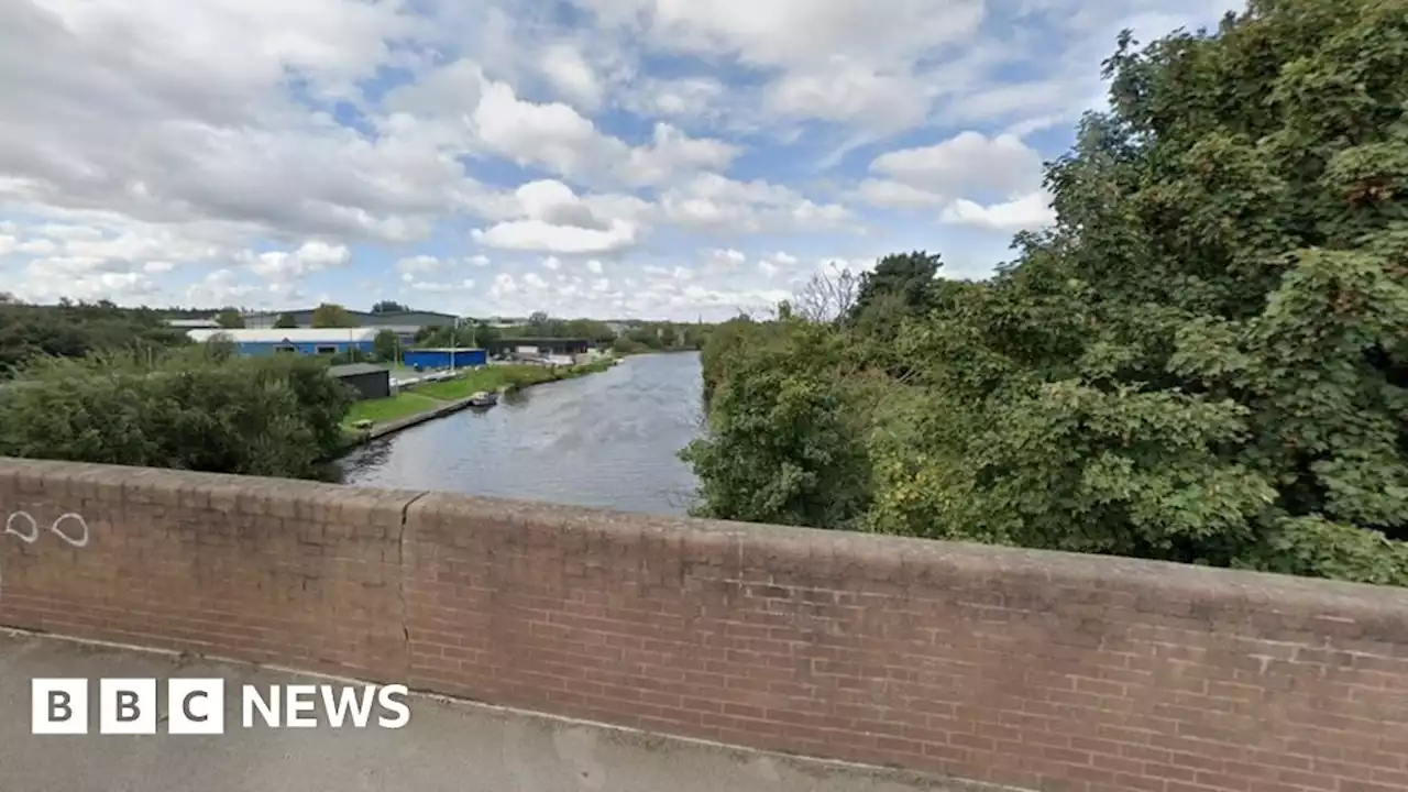 Boy, 14, dies after being pulled from Leeds canal